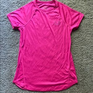 Vineyard vine tshirt